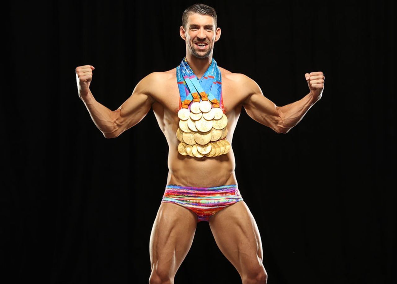 Ο Michael Phelps μαζί με όλα τα χρυσά μετάλλια του