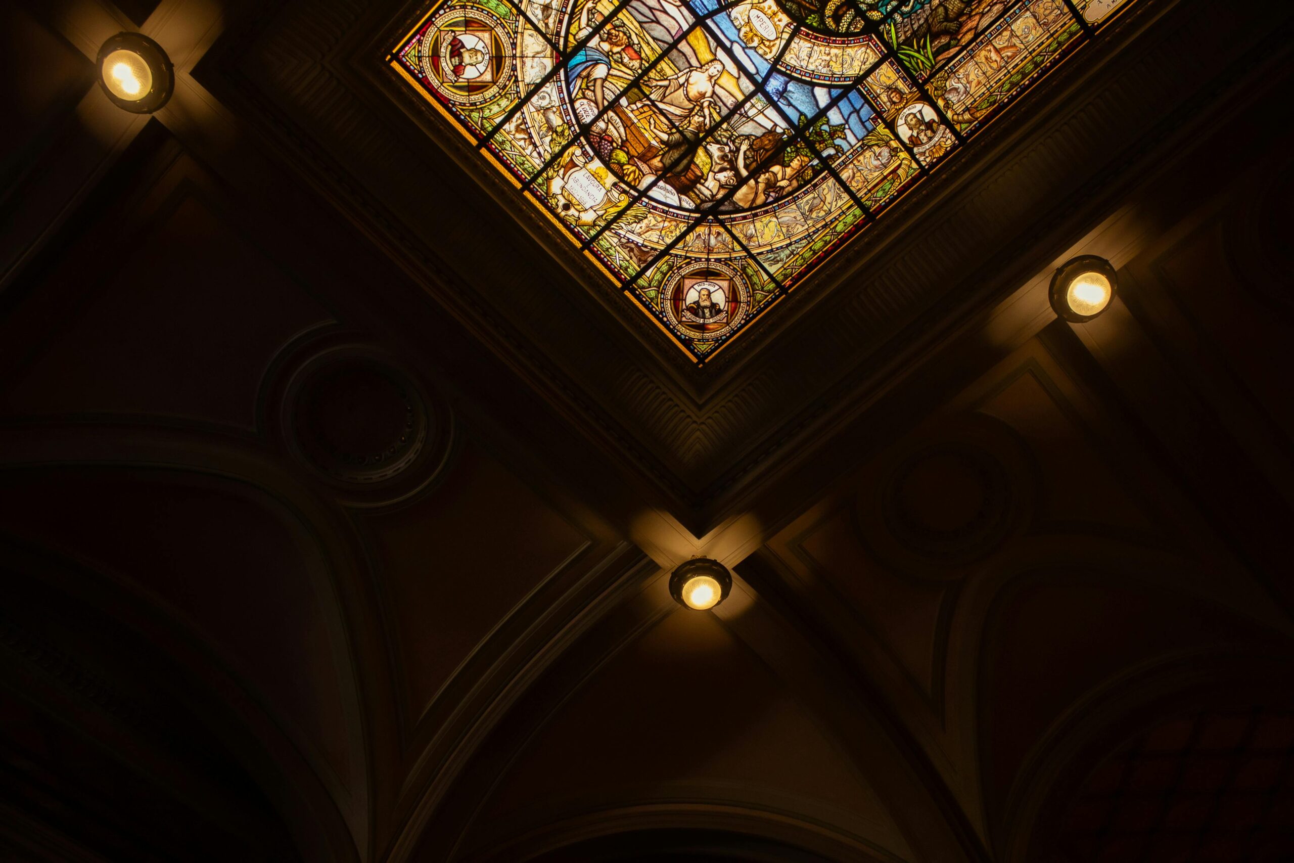 Read more about the article Η διερεύνηση της φιλοσοφίας του Ελευθεροτεκτονισμού