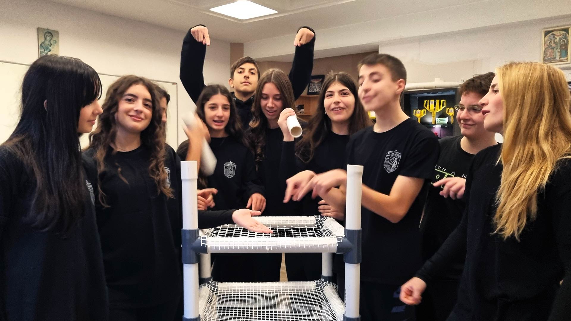 Read more about the article Όταν η τεχνολογία συναντά την φαντασία : Ρομποτική στο «Ι. Τσιαμούλη»